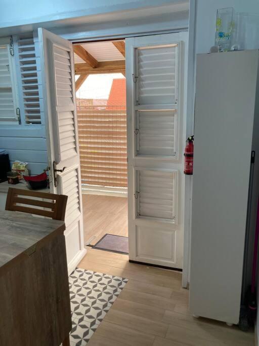 Agreable Logement, Bien Situe Schoelcher Esterno foto
